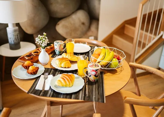 Casa Do Calhau - 1 Bedroom Sleeps 4 *